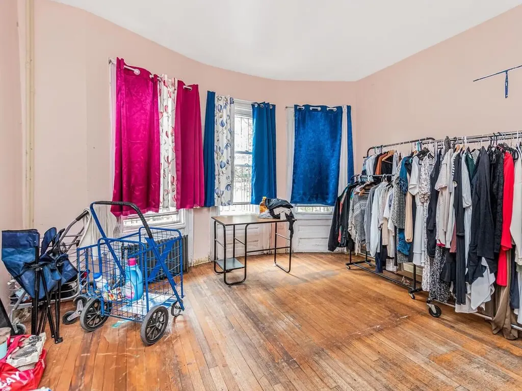 1827 Amethyst Street Bronx NY 10462