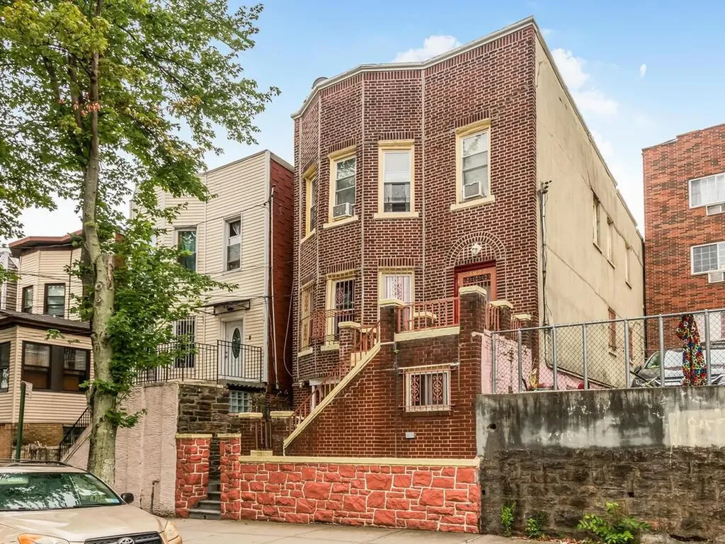1827 Amethyst Street Bronx NY 10462