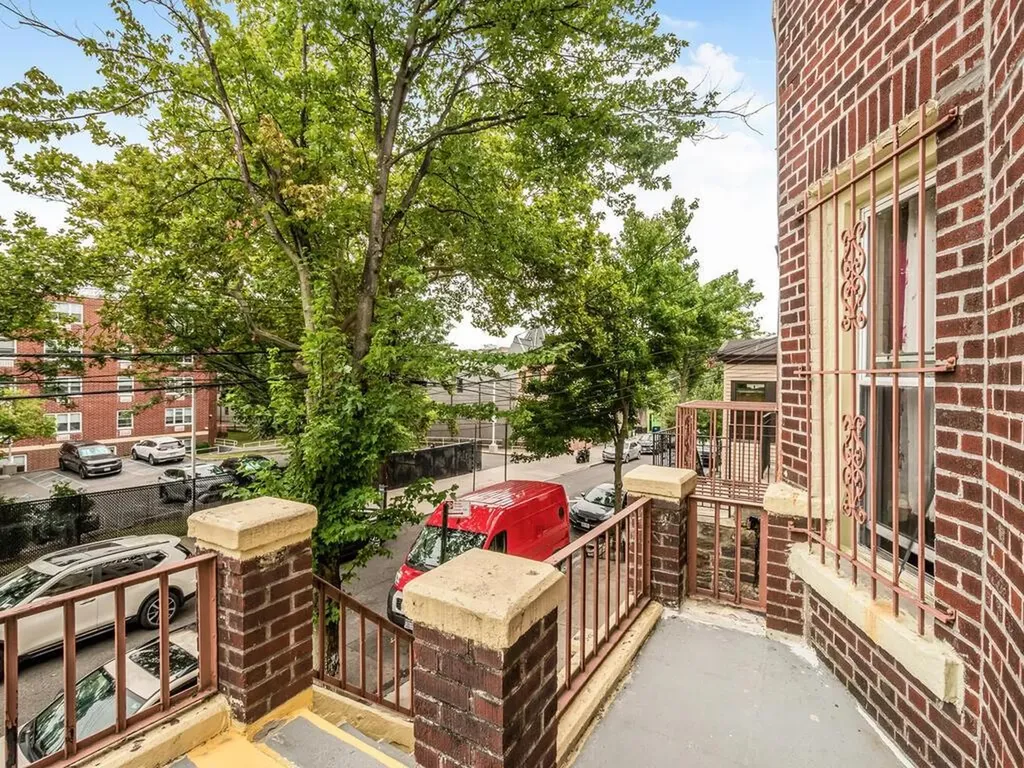 1827 Amethyst Street Bronx NY 10462