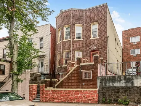 1827 Amethyst Street Bronx NY 10462