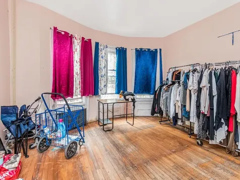 1827 Amethyst Street Bronx NY 10462
