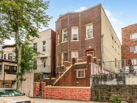 1827 Amethyst Street Bronx NY 10462