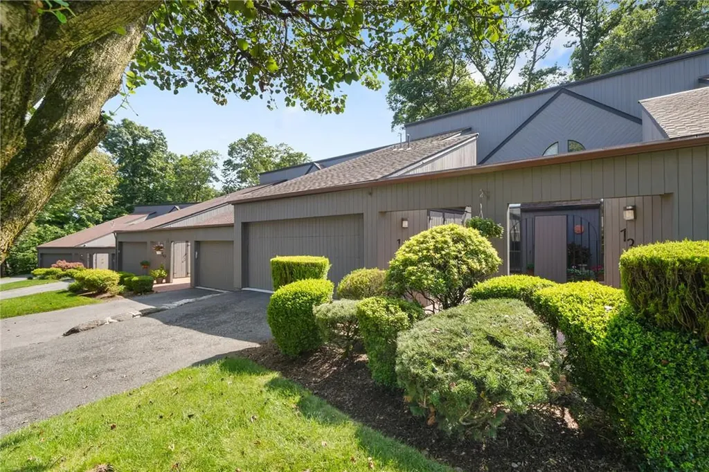 135 Stone Oaks Drive Hartsdale NY 10530