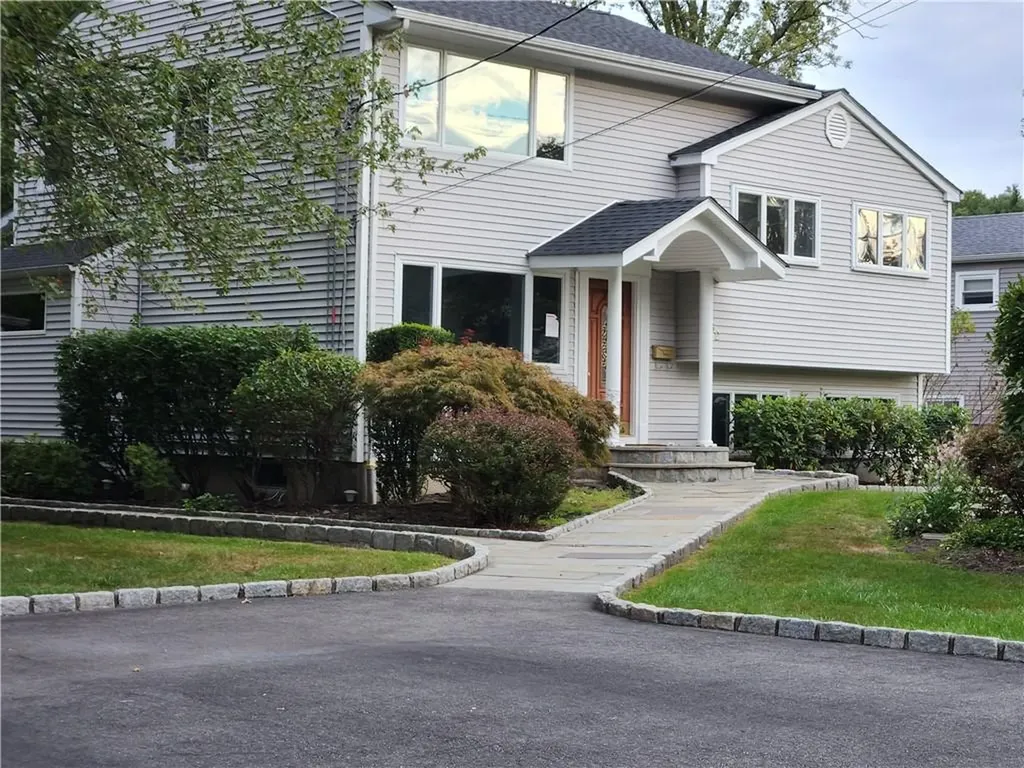52 Meadow Road Montrose NY 10548