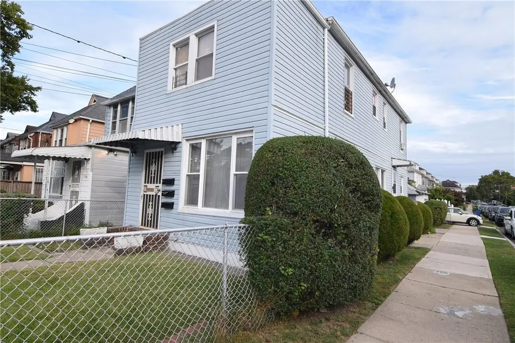 999 E 241st Street Bronx NY 10466