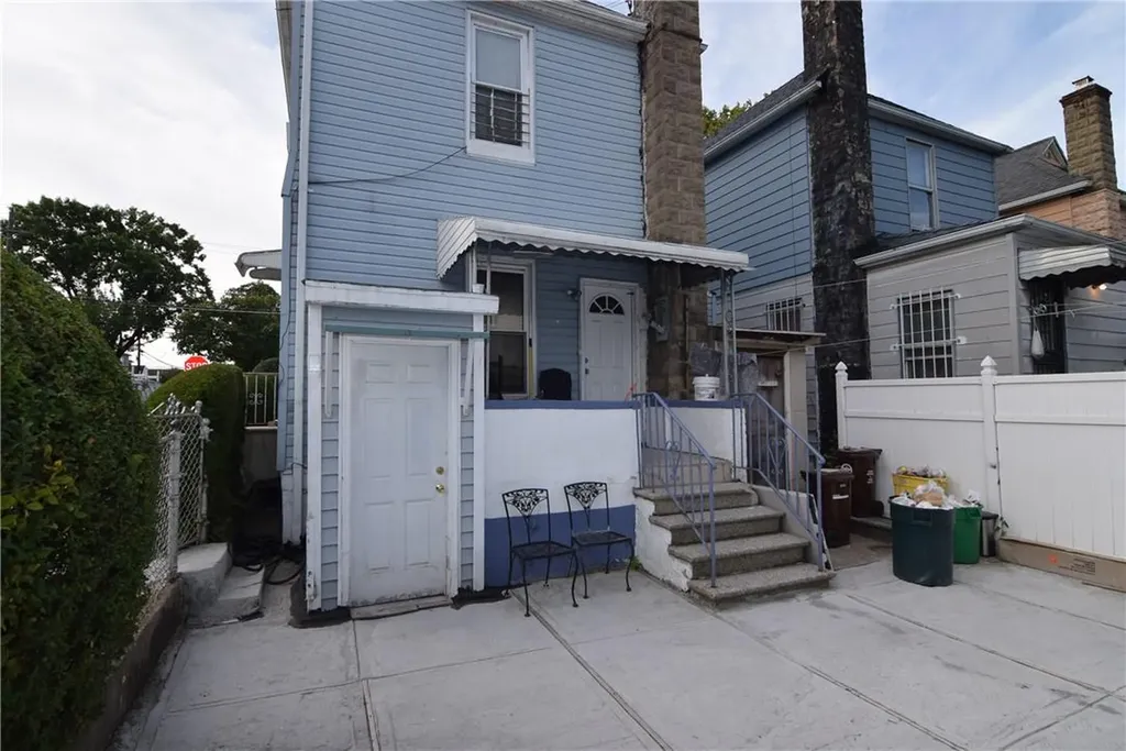 999 E 241st Street Bronx NY 10466