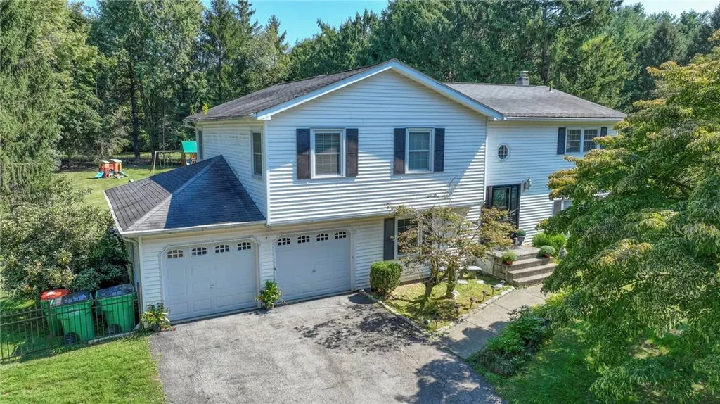 32 Stephen Drive Hopewell Junction NY 12533