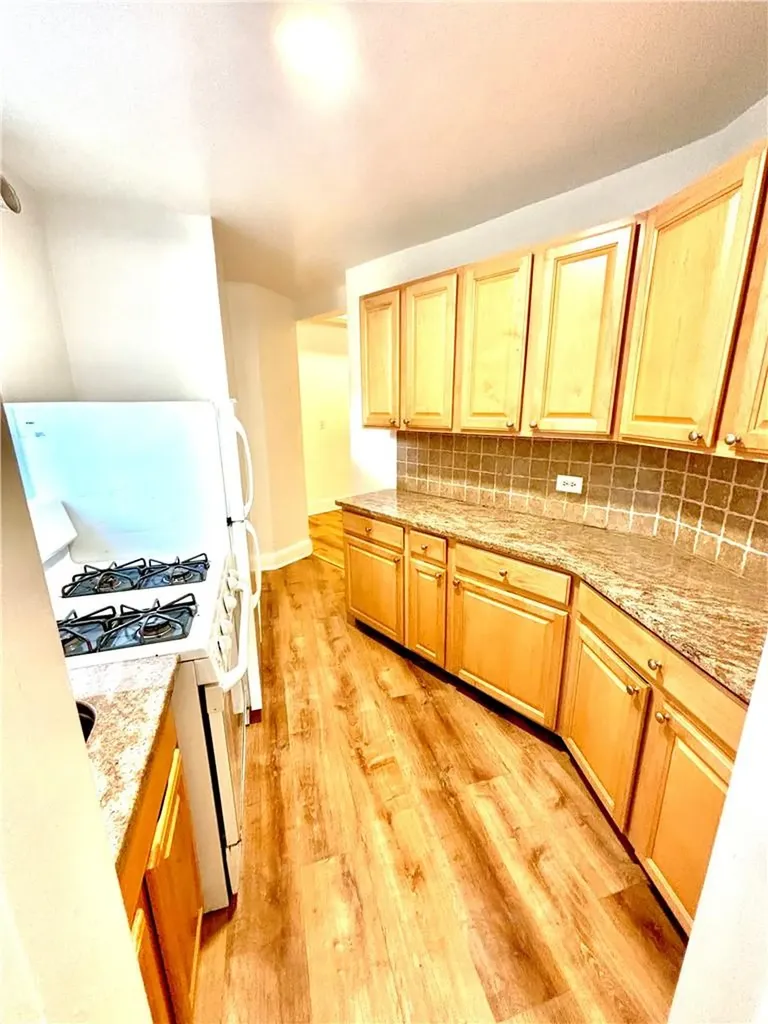 4320 Van Cortlandt Park E Bronx NY 10470