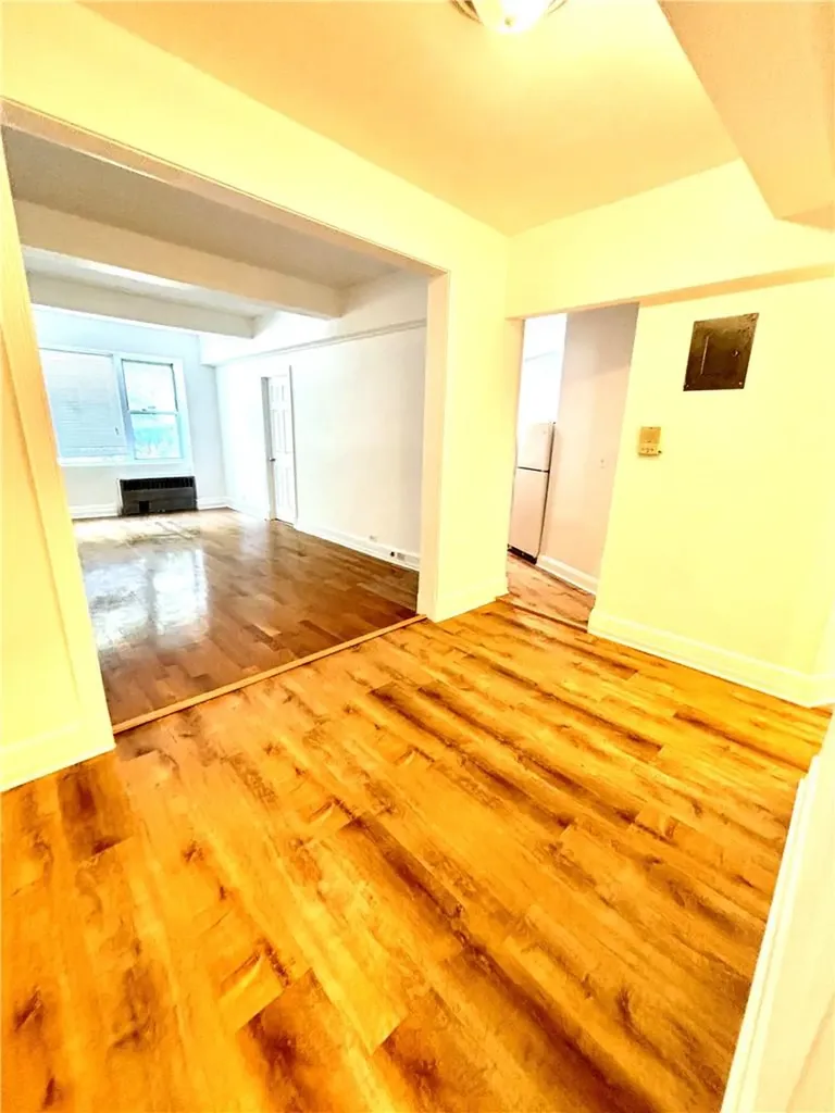 4320 Van Cortlandt Park E Bronx NY 10470