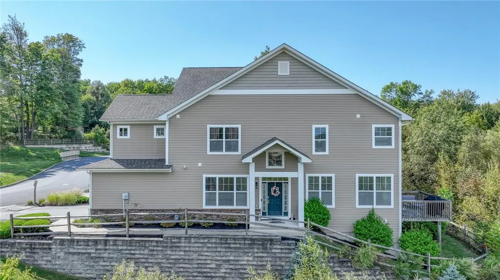2 Highrose Ridge Way Middletown NY 10940
