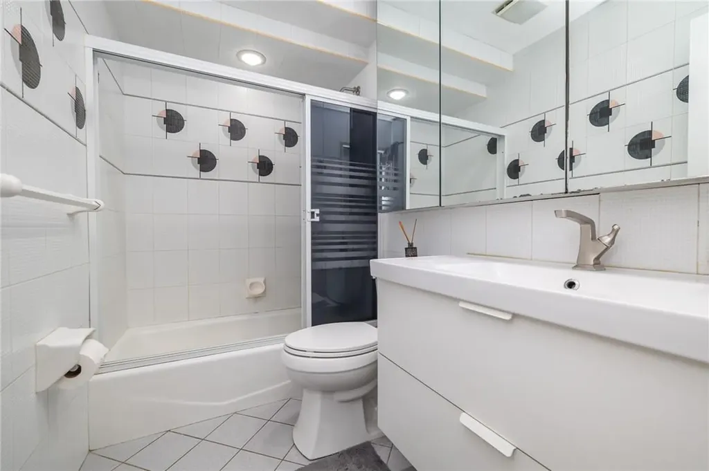 429 Bambrick Street Oceanside NY 11572