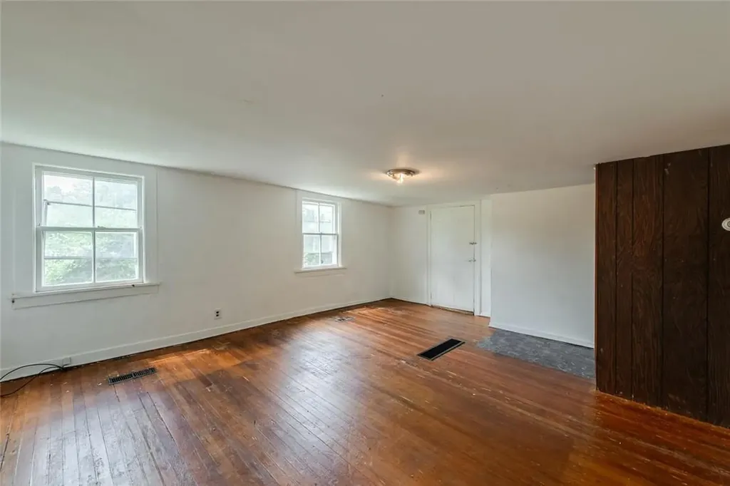 1593 E Noxon Road Lagrangeville NY 12540