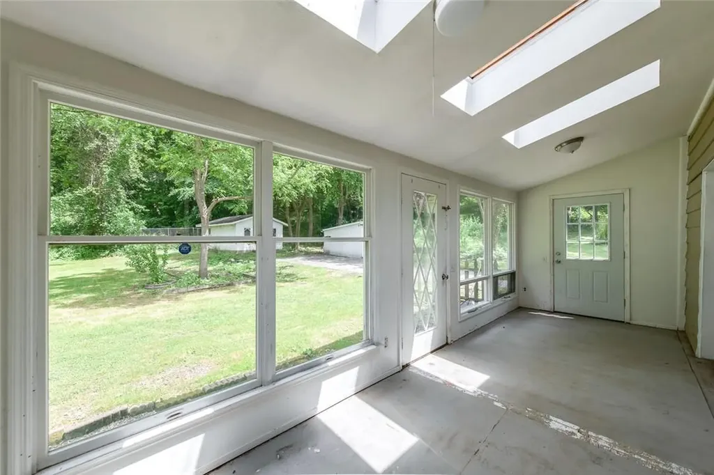 1593 E Noxon Road Lagrangeville NY 12540