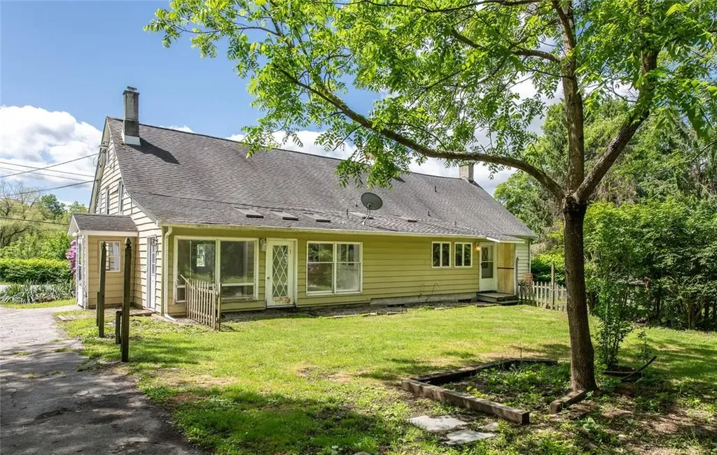 1593 E Noxon Road Lagrangeville NY 12540