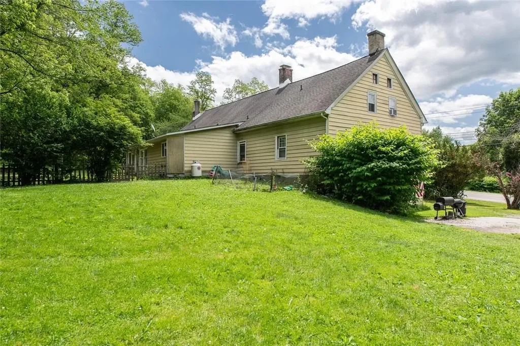 1593 E Noxon Road Lagrangeville NY 12540