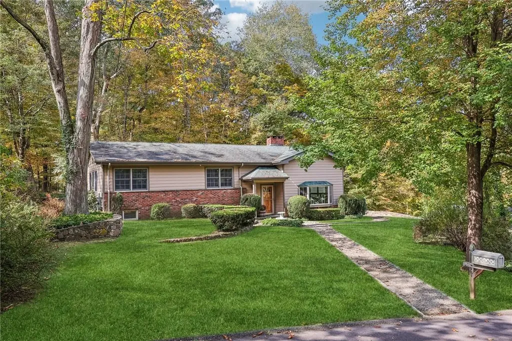 27 Ridge Road Mount Kisco NY 10549