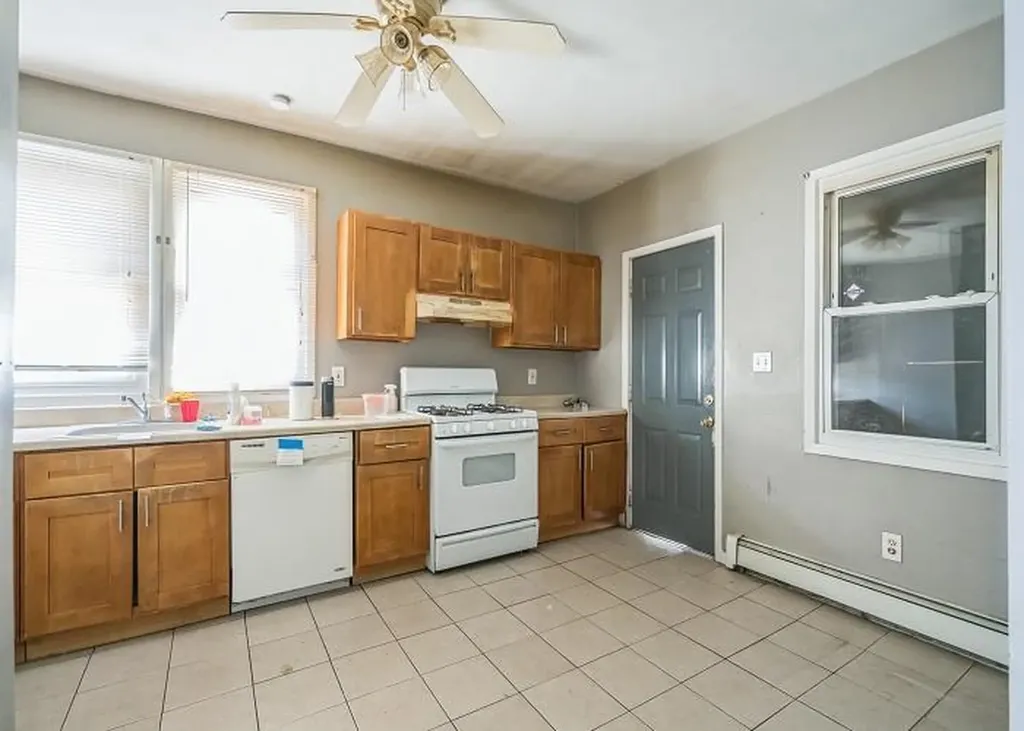 29 Dutchess Street Freeport NY 11520