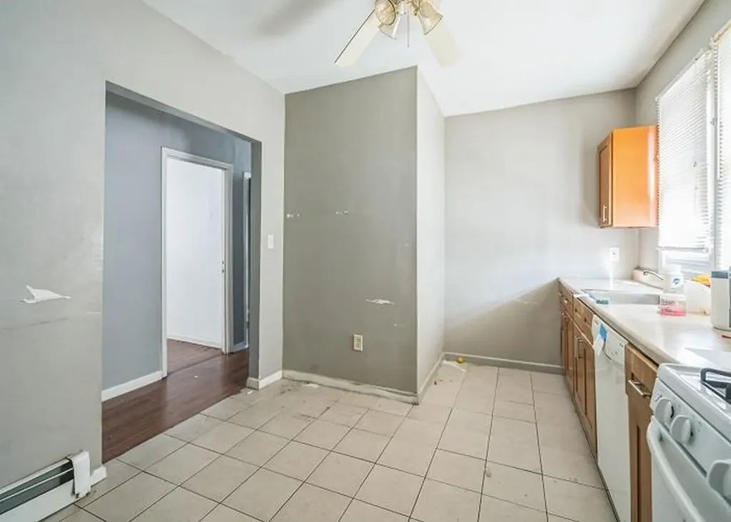 29 Dutchess Street Freeport NY 11520