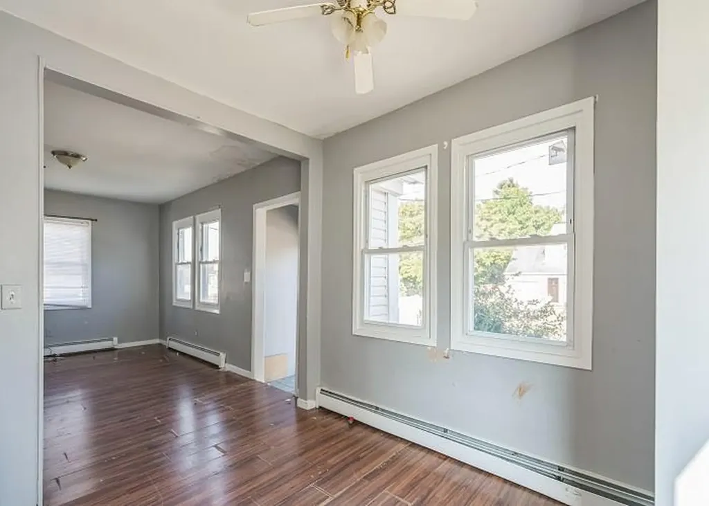 29 Dutchess Street Freeport NY 11520