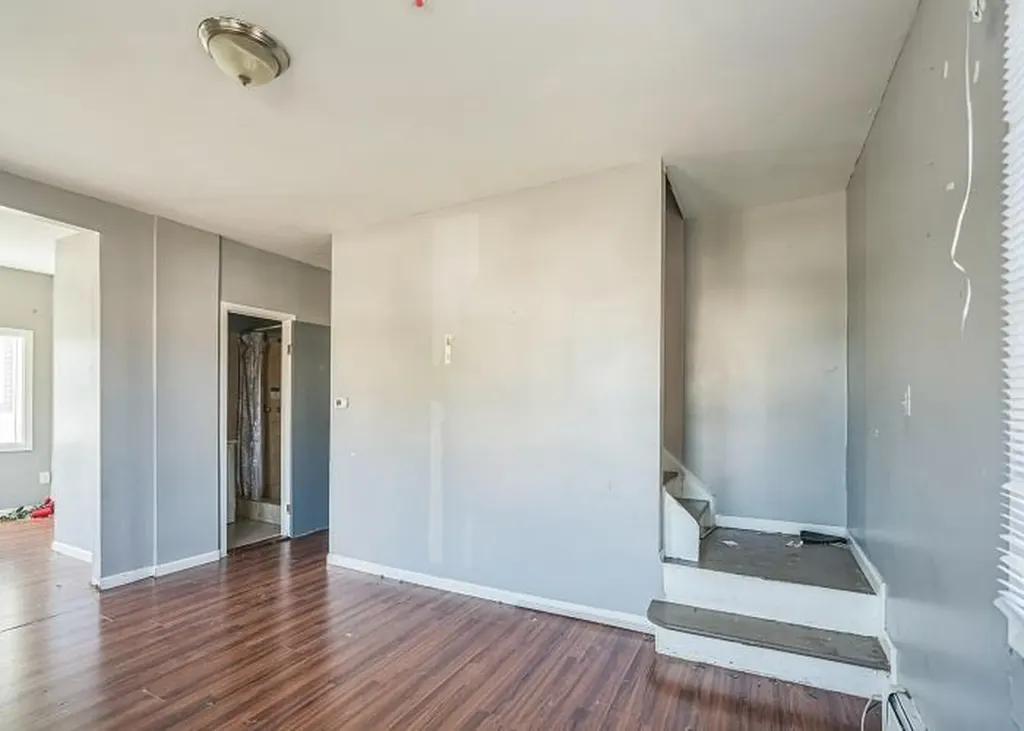 29 Dutchess Street Freeport NY 11520