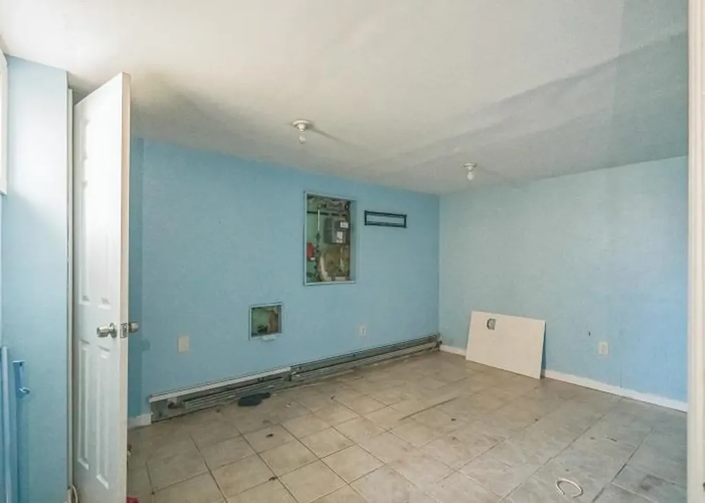 29 Dutchess Street Freeport NY 11520