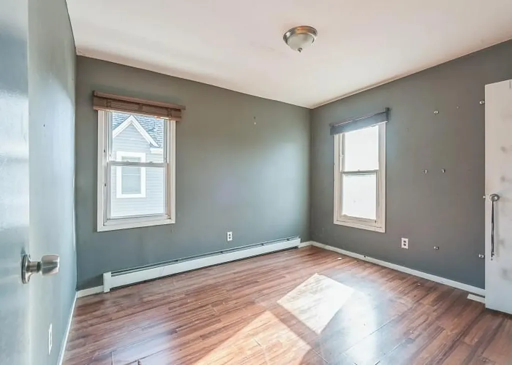 29 Dutchess Street Freeport NY 11520