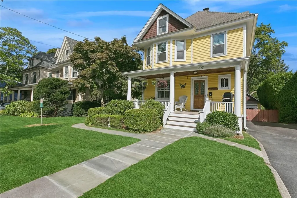 207 Edgewood Avenue Pleasantville NY 10570