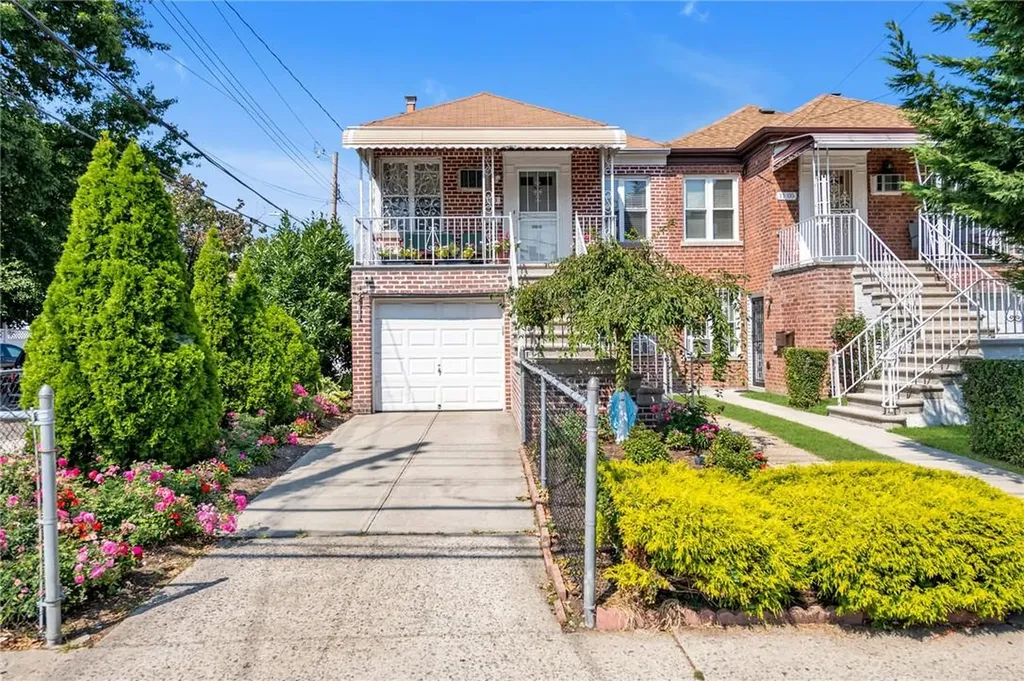 1103 Rhinelander Avenue Bronx NY 10461