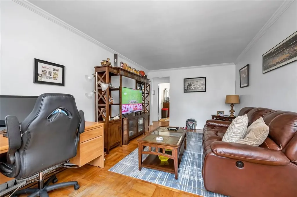 1103 Rhinelander Avenue Bronx NY 10461