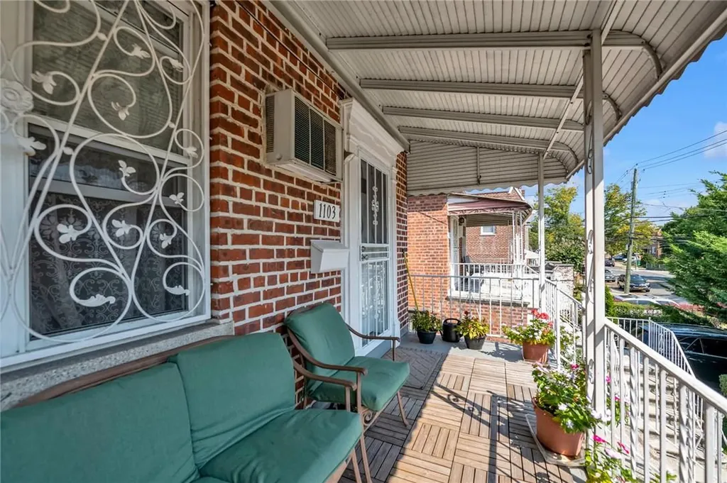 1103 Rhinelander Avenue Bronx NY 10461