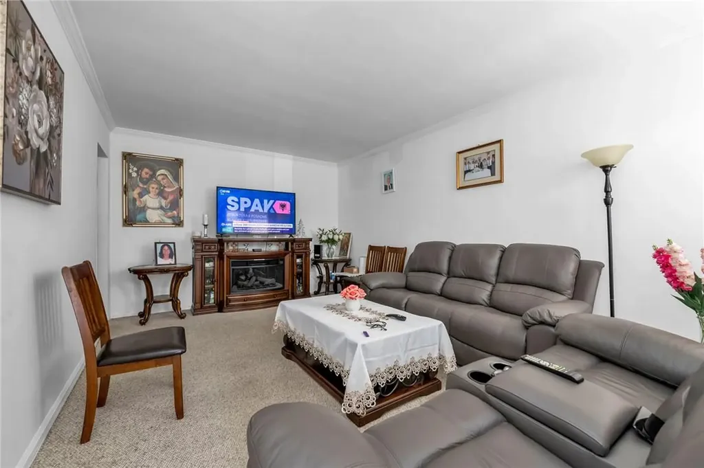 1103 Rhinelander Avenue Bronx NY 10461