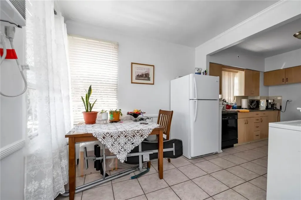 1103 Rhinelander Avenue Bronx NY 10461