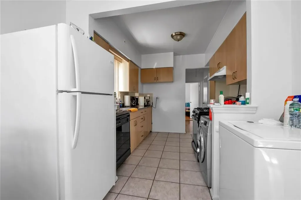 1103 Rhinelander Avenue Bronx NY 10461