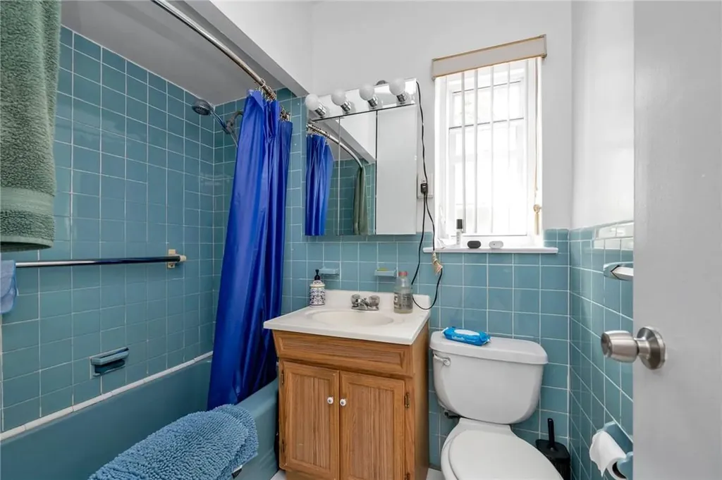 1103 Rhinelander Avenue Bronx NY 10461