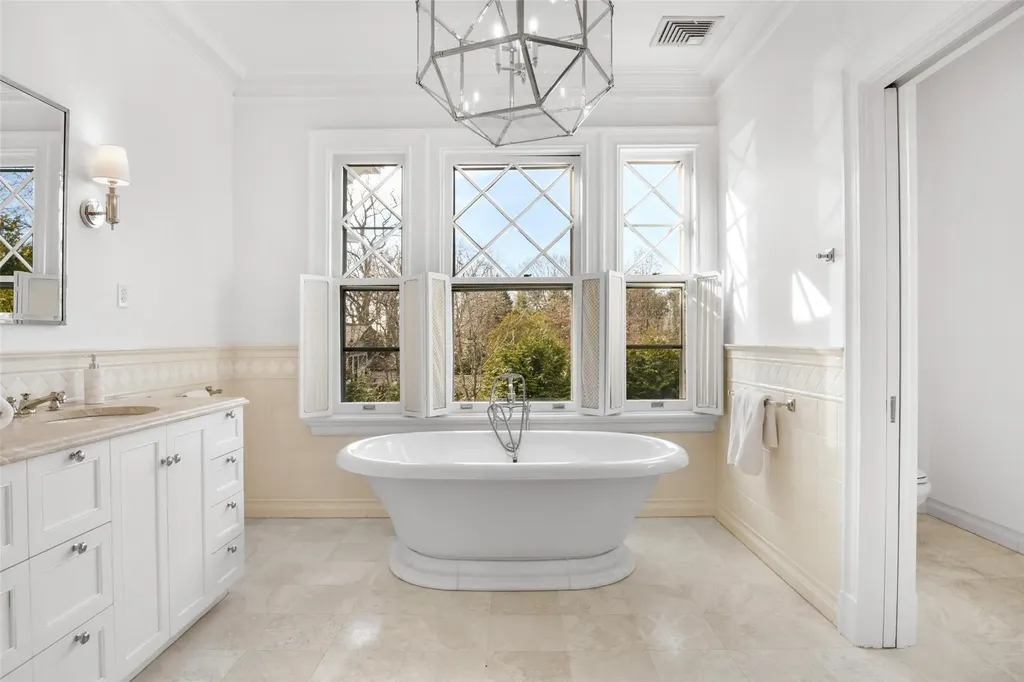 835 Claflin Avenue Mamaroneck NY 10543