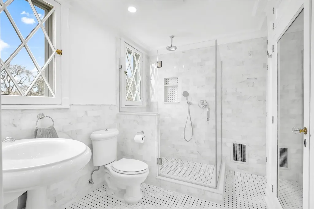 835 Claflin Avenue Mamaroneck NY 10543
