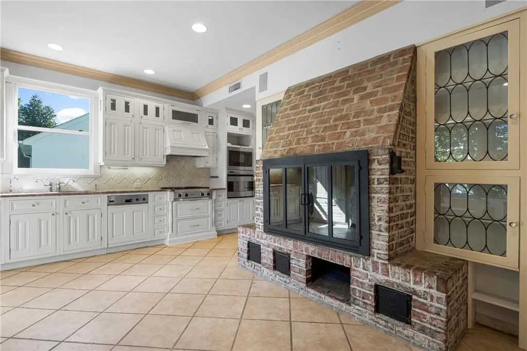 71 Beach Avenue Larchmont NY 10538