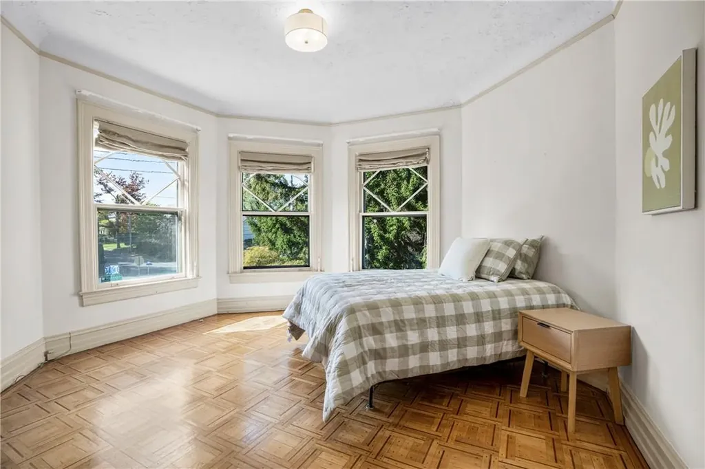 71 Beach Avenue Larchmont NY 10538