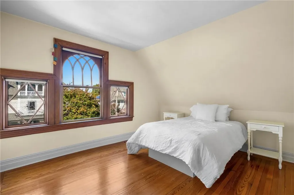 71 Beach Avenue Larchmont NY 10538