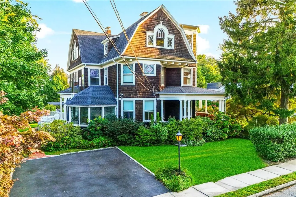 71 Beach Avenue Larchmont NY 10538