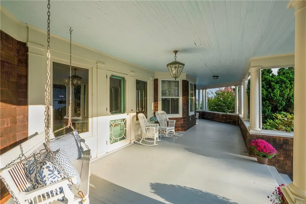 71 Beach Avenue Larchmont NY 10538