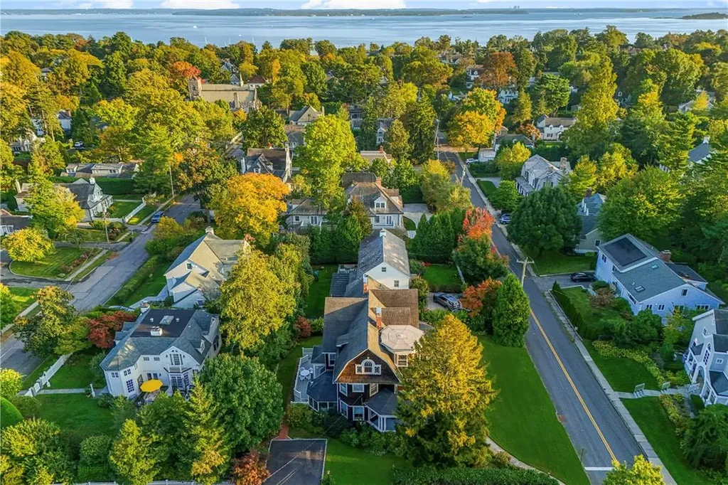 71 Beach Avenue Larchmont NY 10538