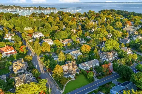 71 Beach Avenue Larchmont NY 10538