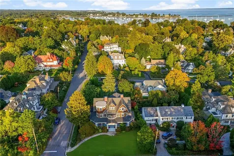 71 Beach Avenue Larchmont NY 10538