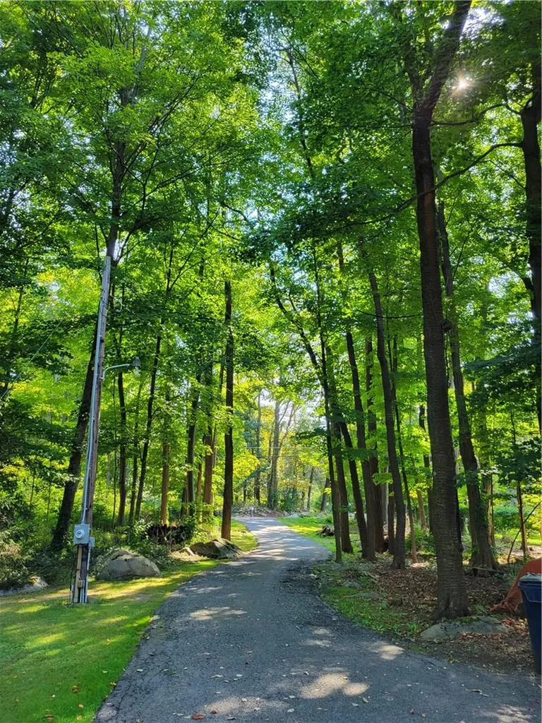25 Barrett Hill Road Mahopac NY 10541