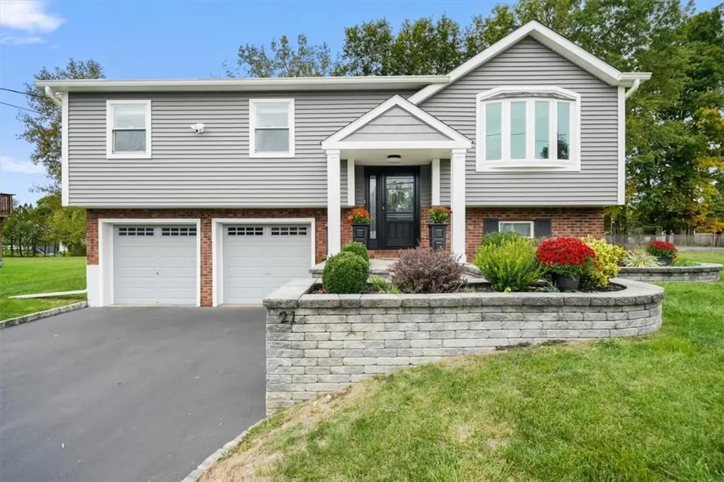 21 Knights Circle Newburgh NY 12550