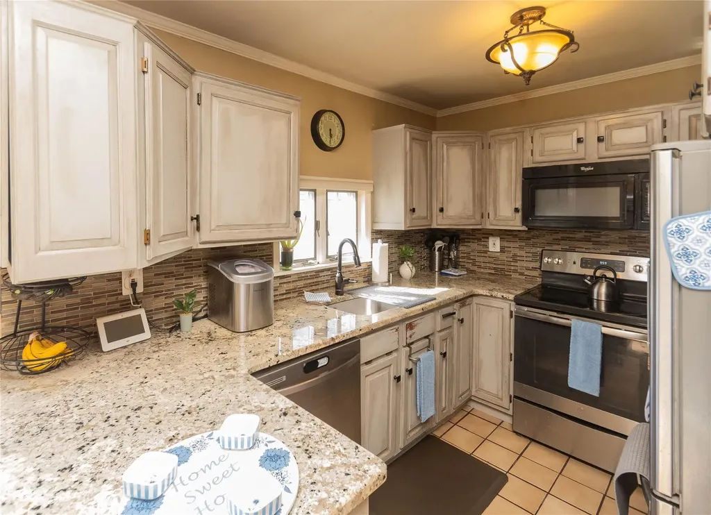 13 Tulip Lane Monroe NY 10950