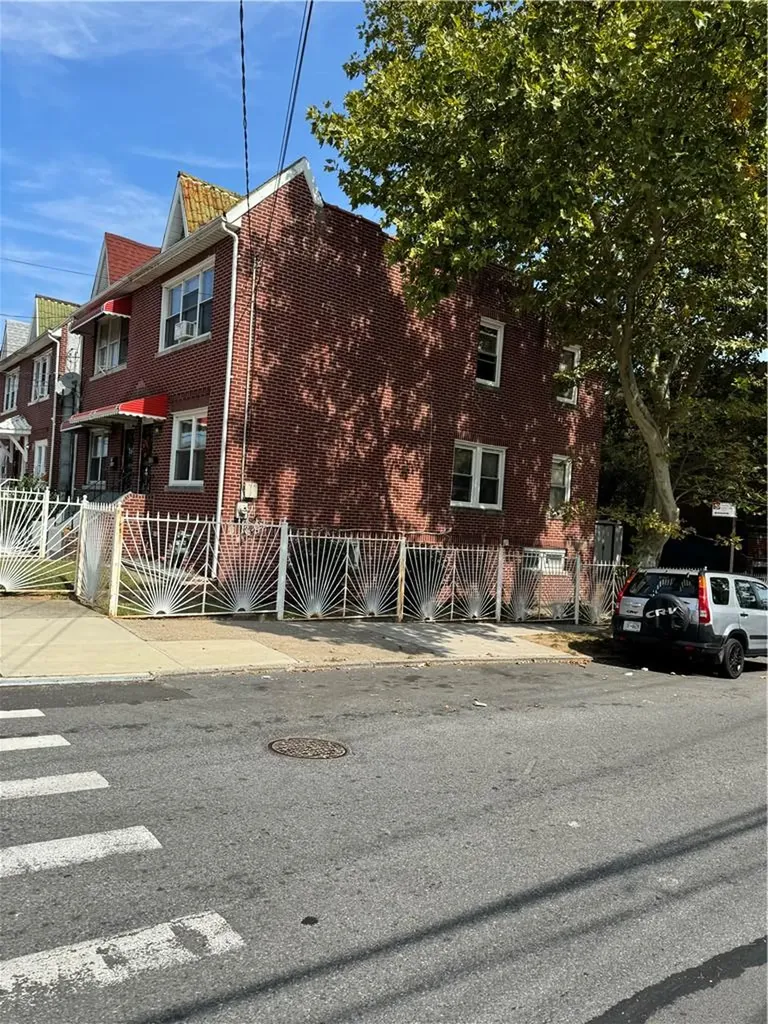 4024 Paulding Avenue Bronx NY 10466
