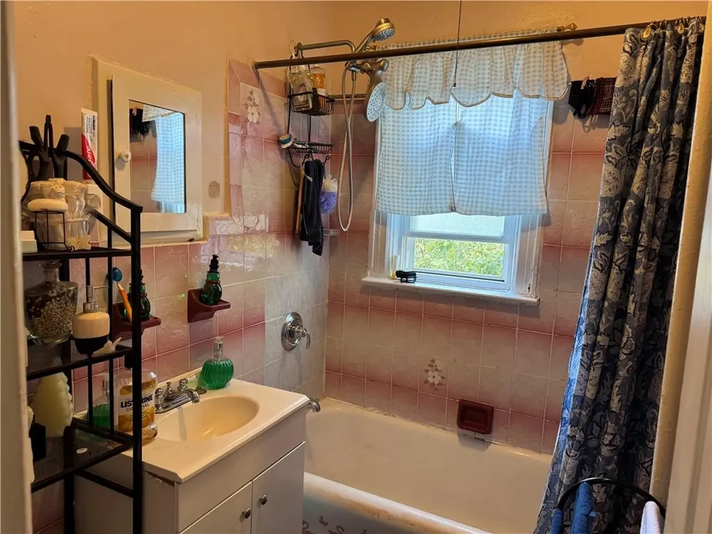 4024 Paulding Avenue Bronx NY 10466