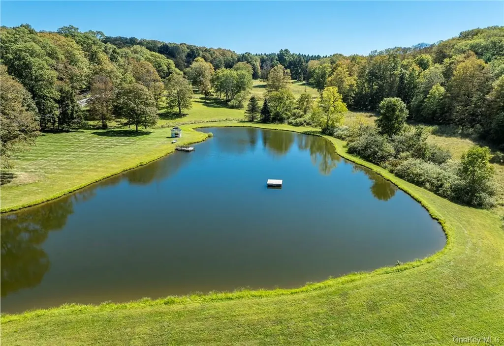570 Pumpkin Lane Clinton Corners NY 12514